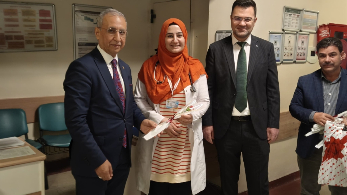 ​Şanlıurfa’da Fedakâr Hekimlere Anlamlı Ziyaret: "İyi Ki Varsınız!"