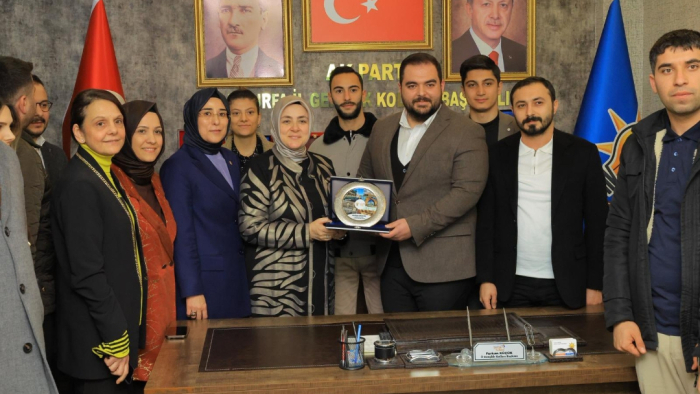 AK PARTİ ŞANLIURFA’DA SİYASETİN KALBİ GENÇLİKTE ATIYOR: ÜST DÜZEY ZİYARET!