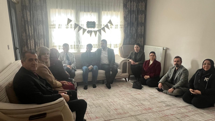 AK Parti Karaköprü Teşkilatı Gönüllere Misafir Oldu: "Soframız Bir, Yolumuz Bir"