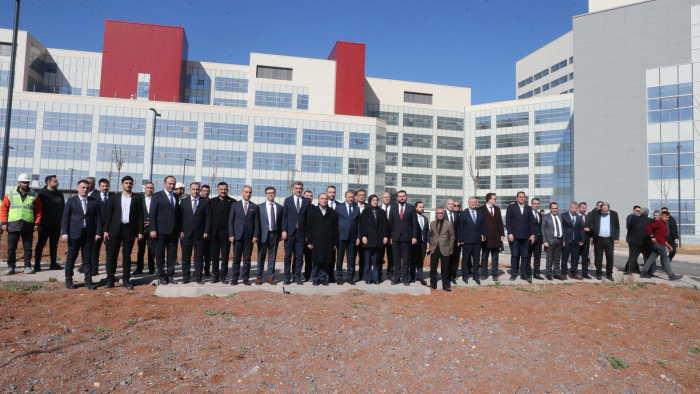 Şanlıurfa Sağlıkta Çağ Atlıyor: Şehir Hastanesi’nde Geri Sayım Başladı!